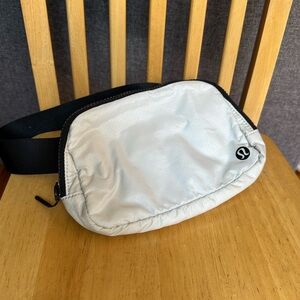 Lululemon Everywhere Belt Bag